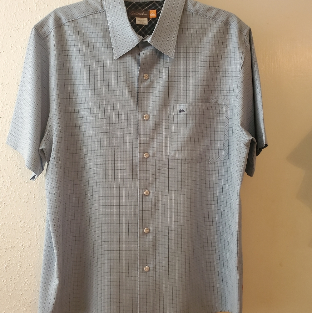Quiks silver Man Dress shirt Size M  preowned